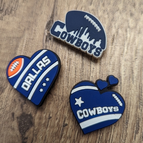 Set of 3 Dallas Cowboys croc charms - Picture 2 of 2